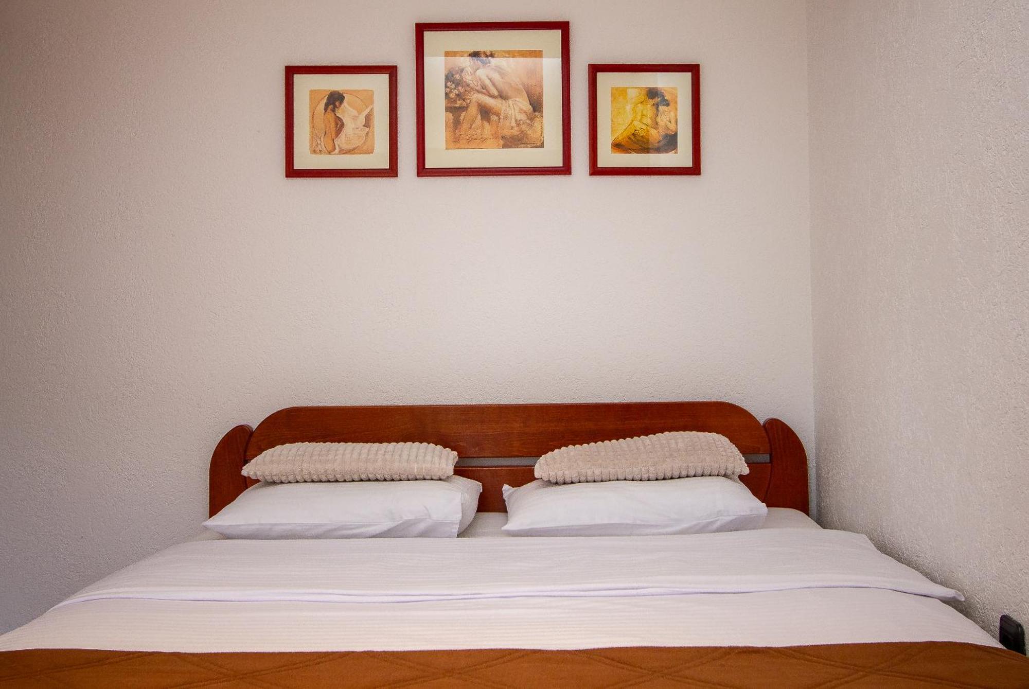Guest House Jedro Petrovac エクステリア 写真
