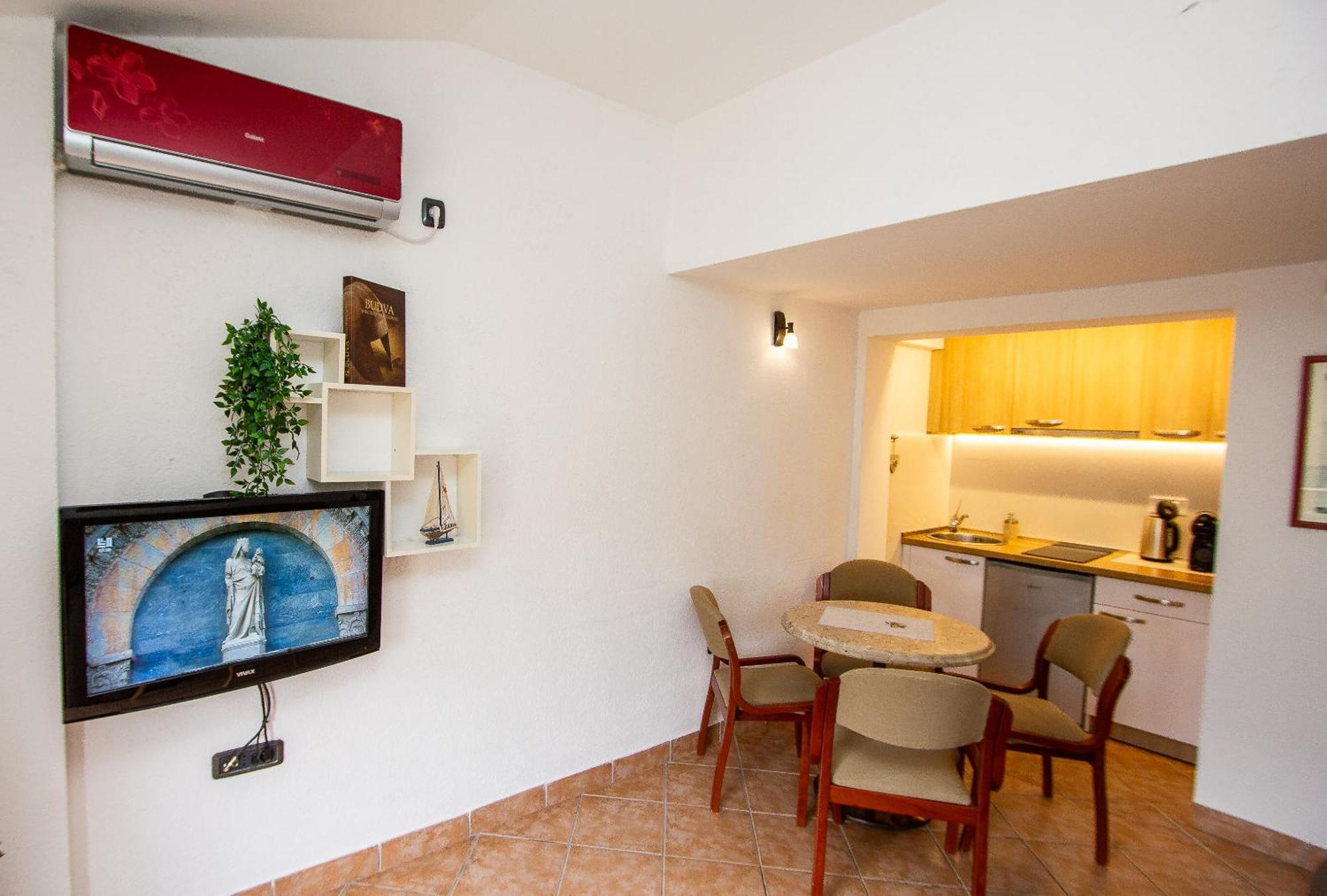 Guest House Jedro Petrovac エクステリア 写真