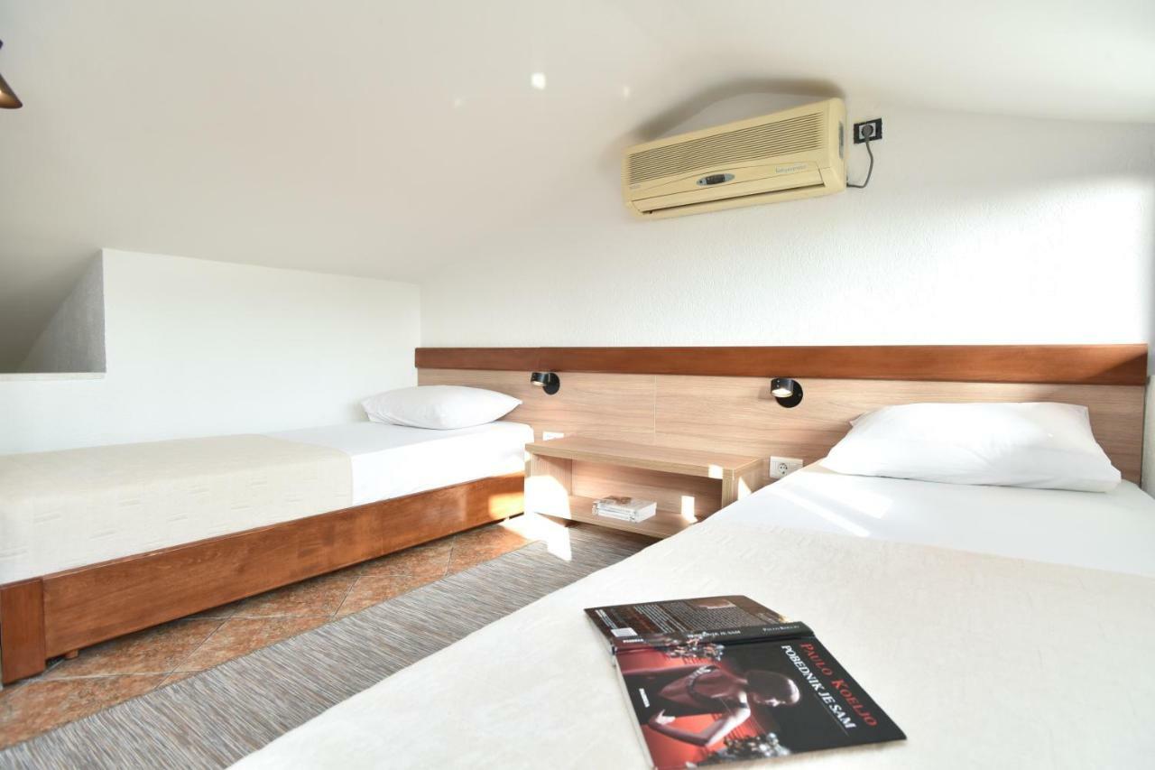 Guest House Jedro Petrovac エクステリア 写真