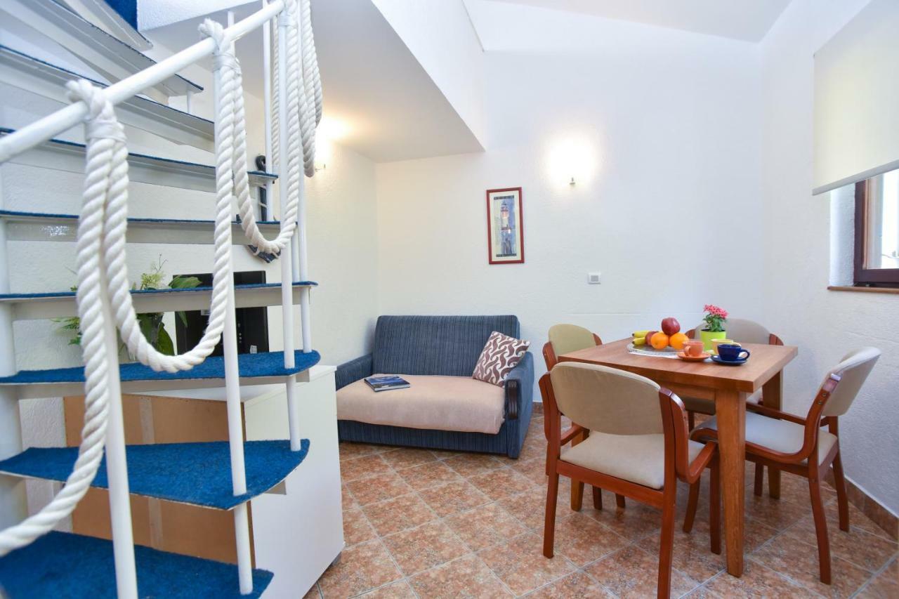 Guest House Jedro Petrovac エクステリア 写真